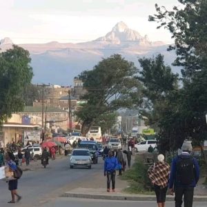 What Towns Are Near Mount Kenya 